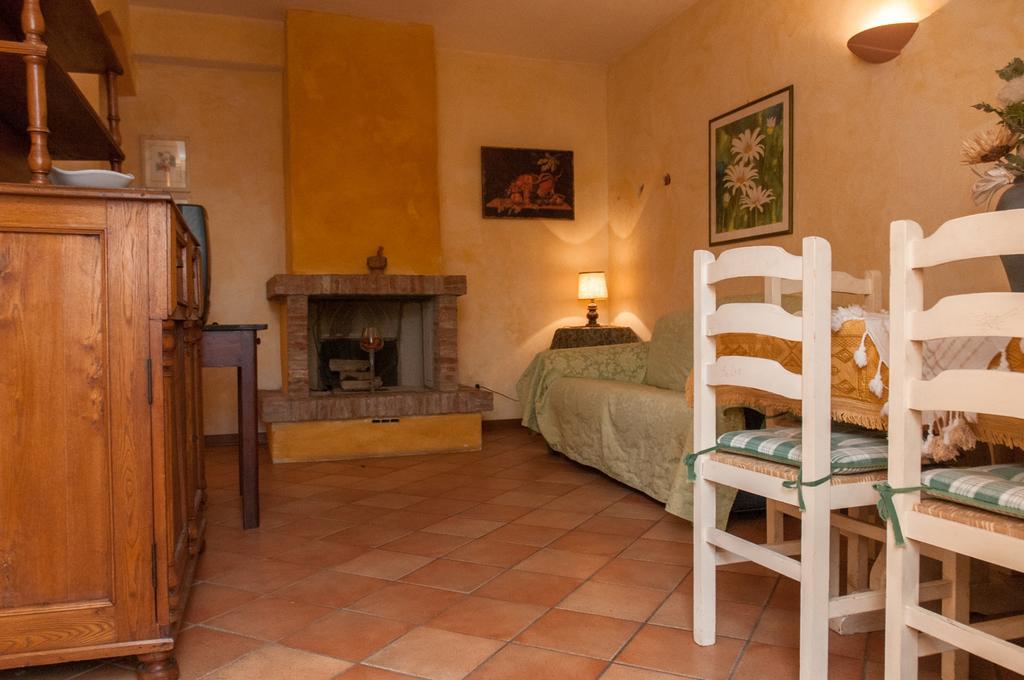 Residenza Il Palazzo Apartment Castiglione del Lago Ruang foto
