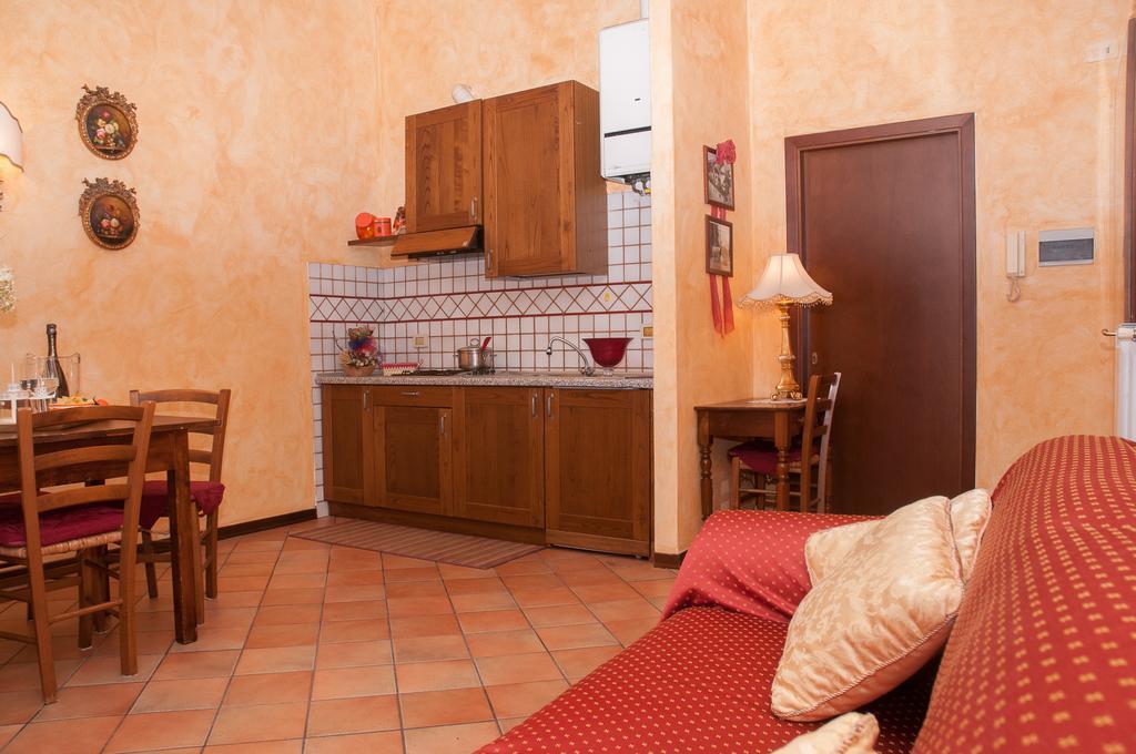 Residenza Il Palazzo Apartment Castiglione del Lago Ruang foto