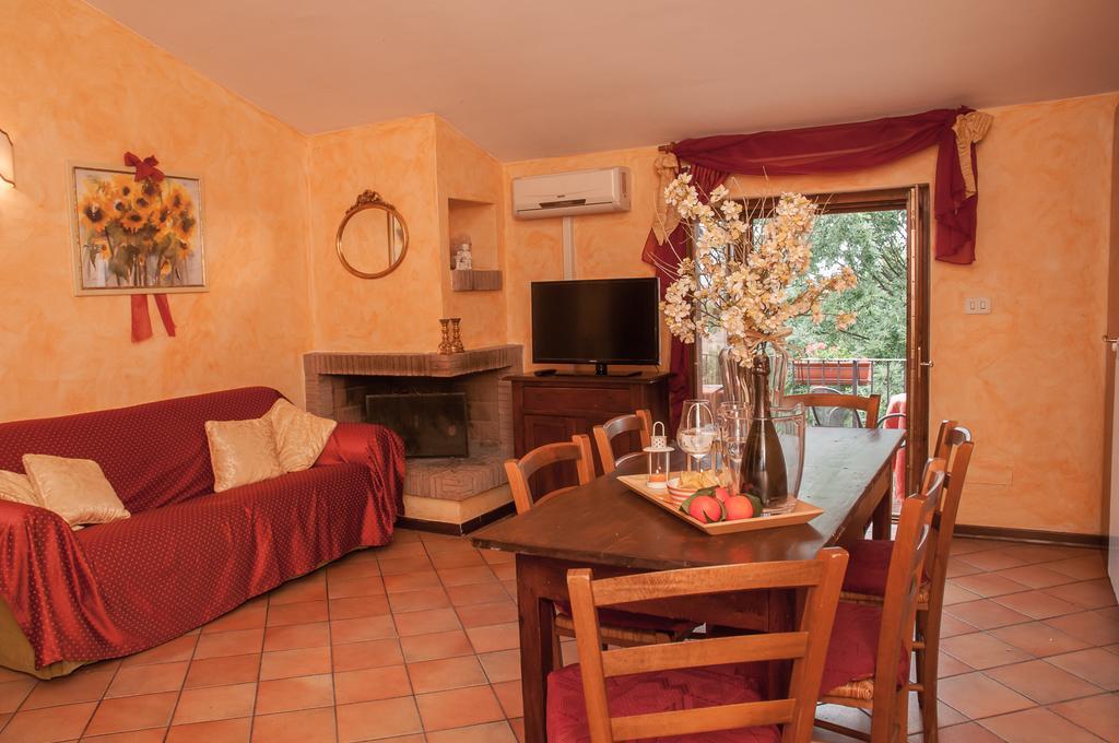Residenza Il Palazzo Apartment Castiglione del Lago Ruang foto